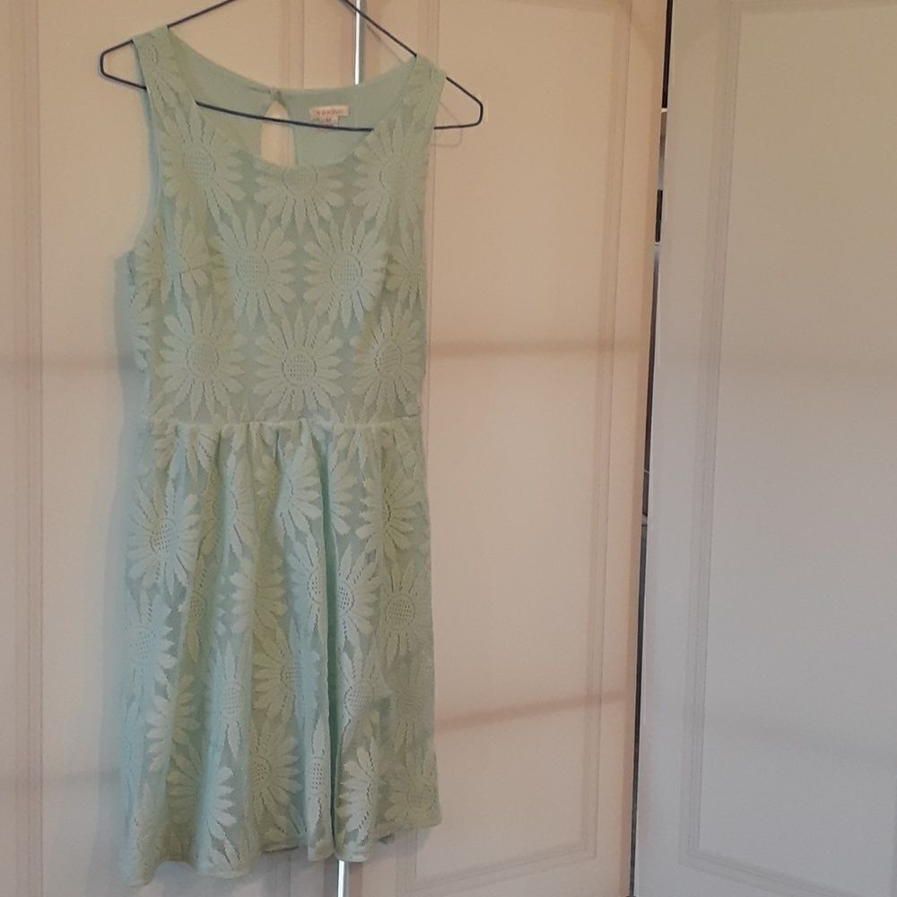 Women's‎ Xhilaration size S/P beautiful lace overlay dress